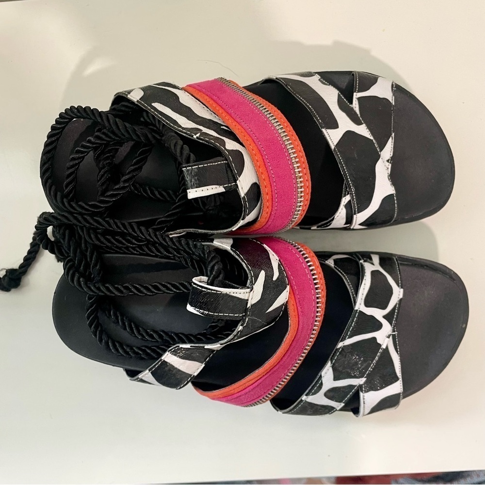 Chunky Platform Mixed Media Sandals With Tie Up Cow Print and Pink Size 8 - Picture 4 of 7